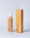 A very high protection spray sunscreen milk, light and silky to the touch. Biotechnological and neurocosmetic actives promote skin well-being, making every application a gesture of pleasure and protection. Water-resistant.